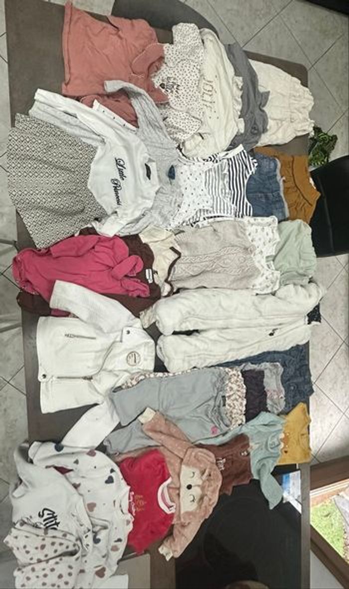 Lot vêtements fille 18 mois - photo numéro 2