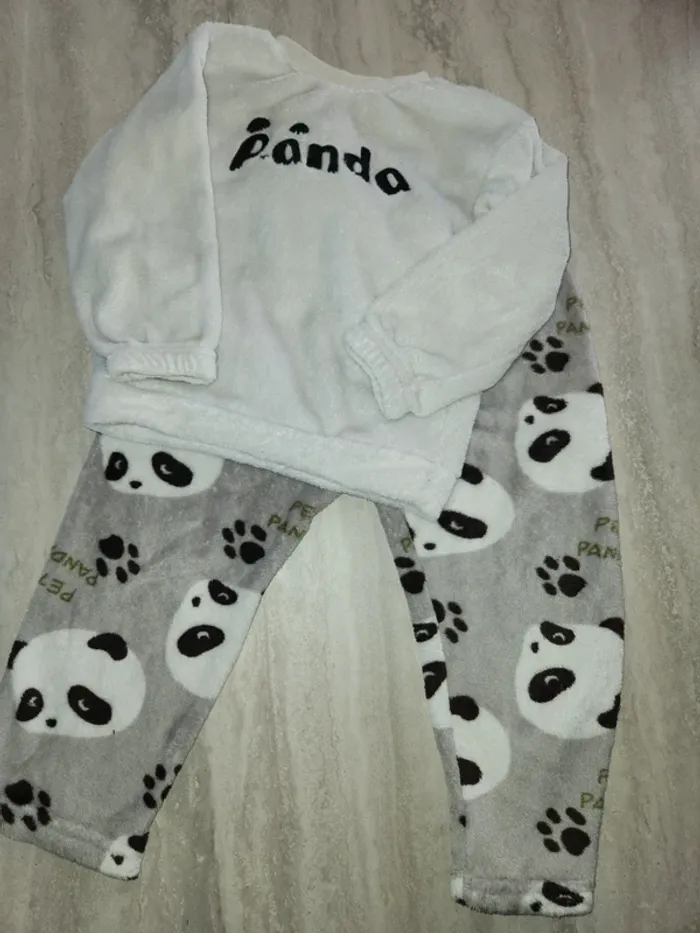 Pyjama panda