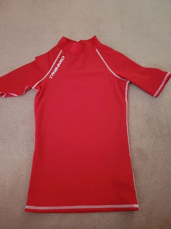 Tee-shirt de bain anti UV taille 8 ans
