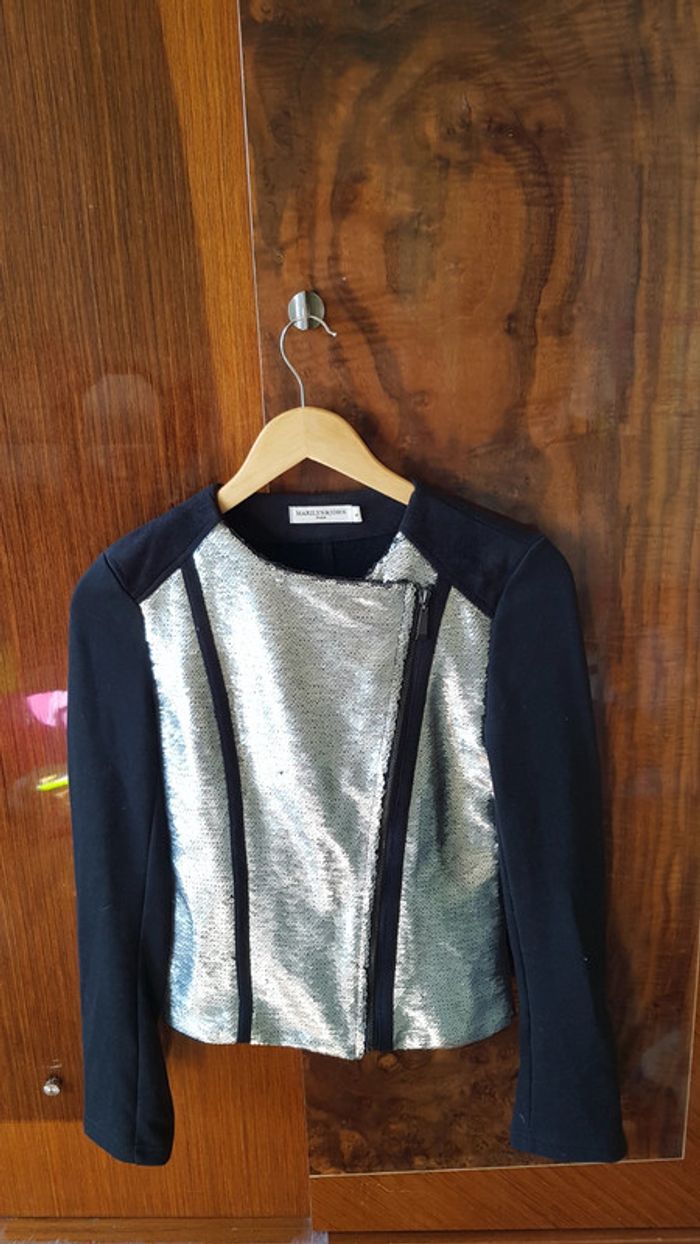 Blazer argentée à strass