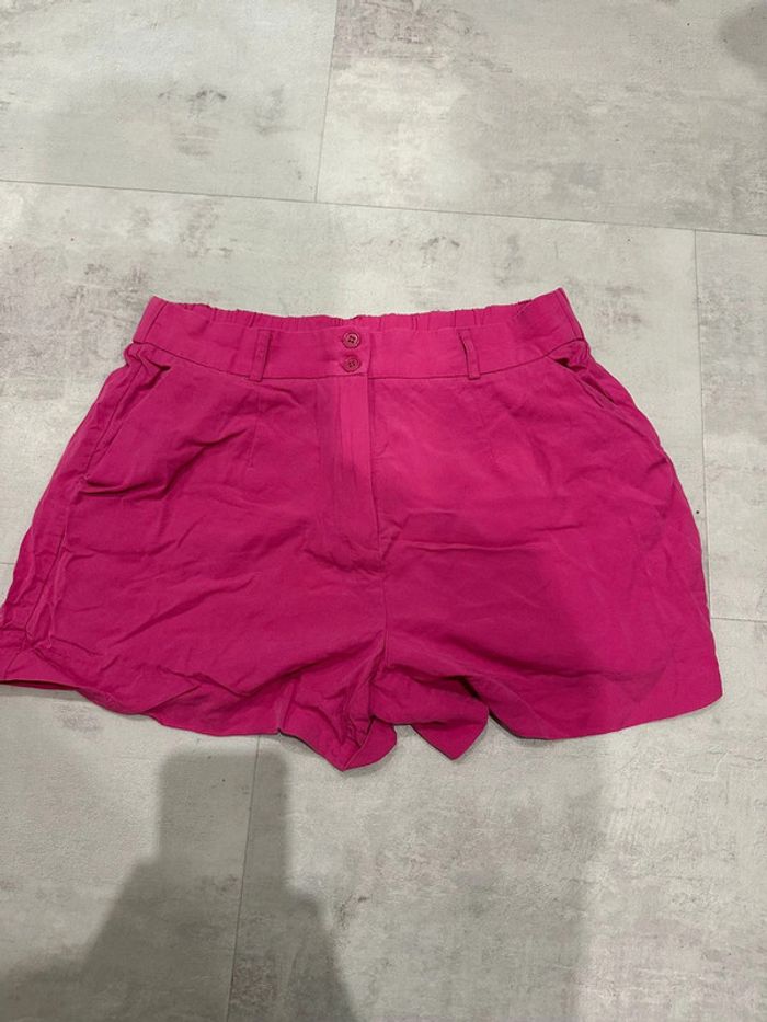 Short fushia