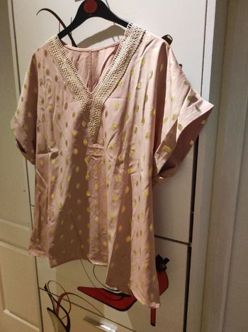 Blouse col v brodé rose/doré T44/46 Temu