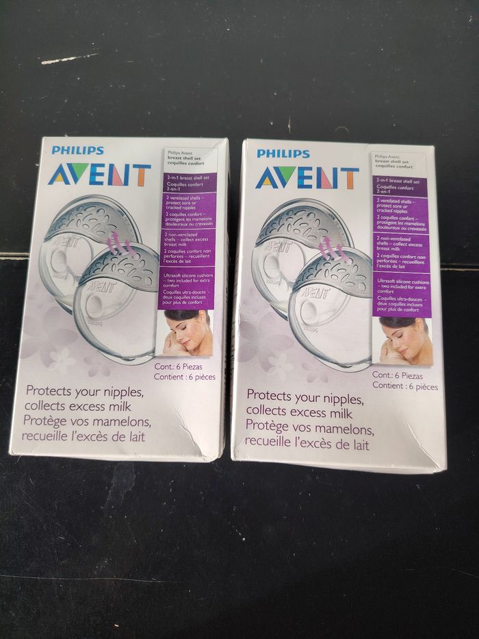 2 boîtes coquilles d'allaitement