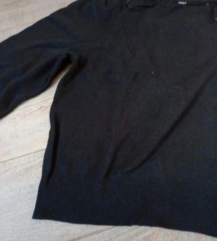 Pull noir - photo numéro 2