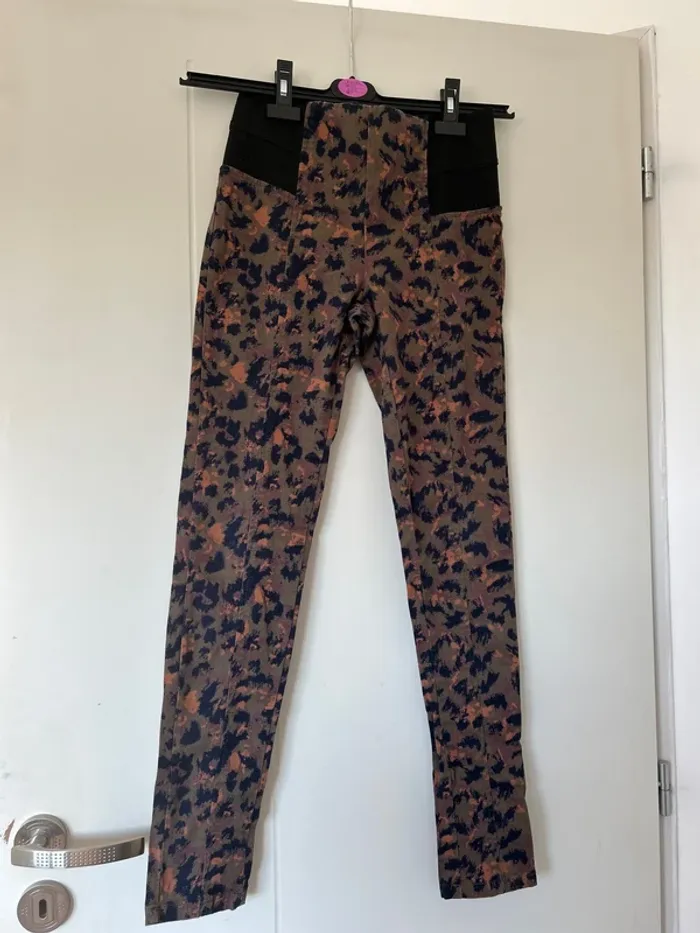 Pantalon taille 38 .
