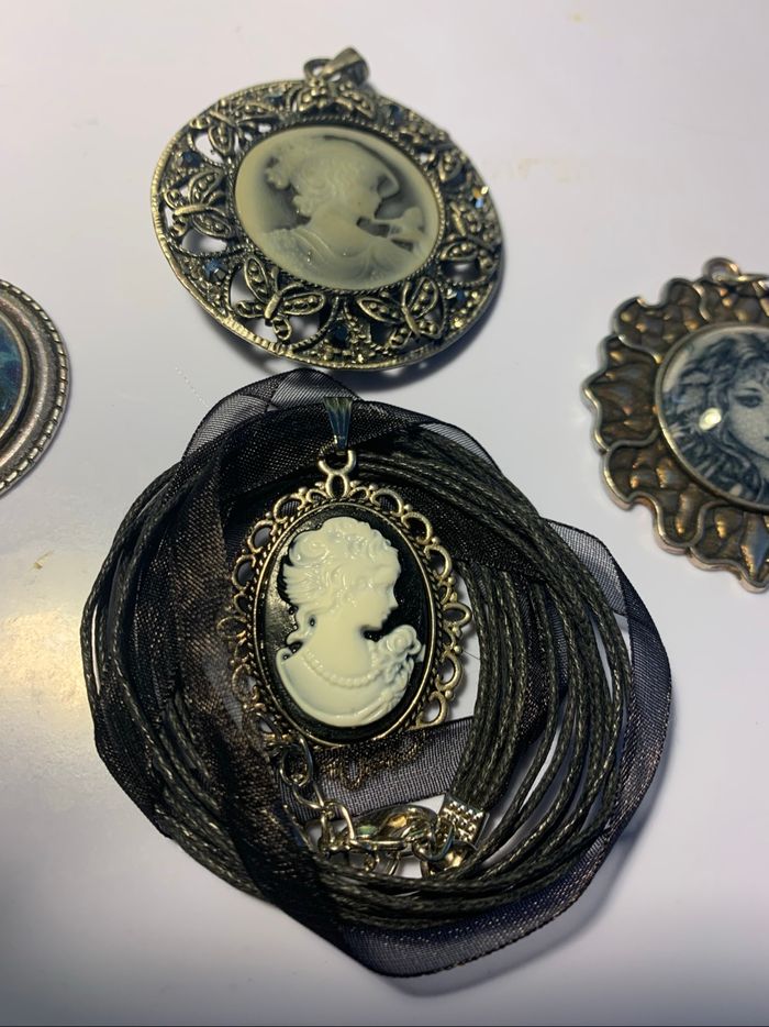 4 pendentifs camé femmes - photo numéro 2