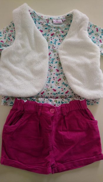 Ensemble: T-shirt, short et gilet