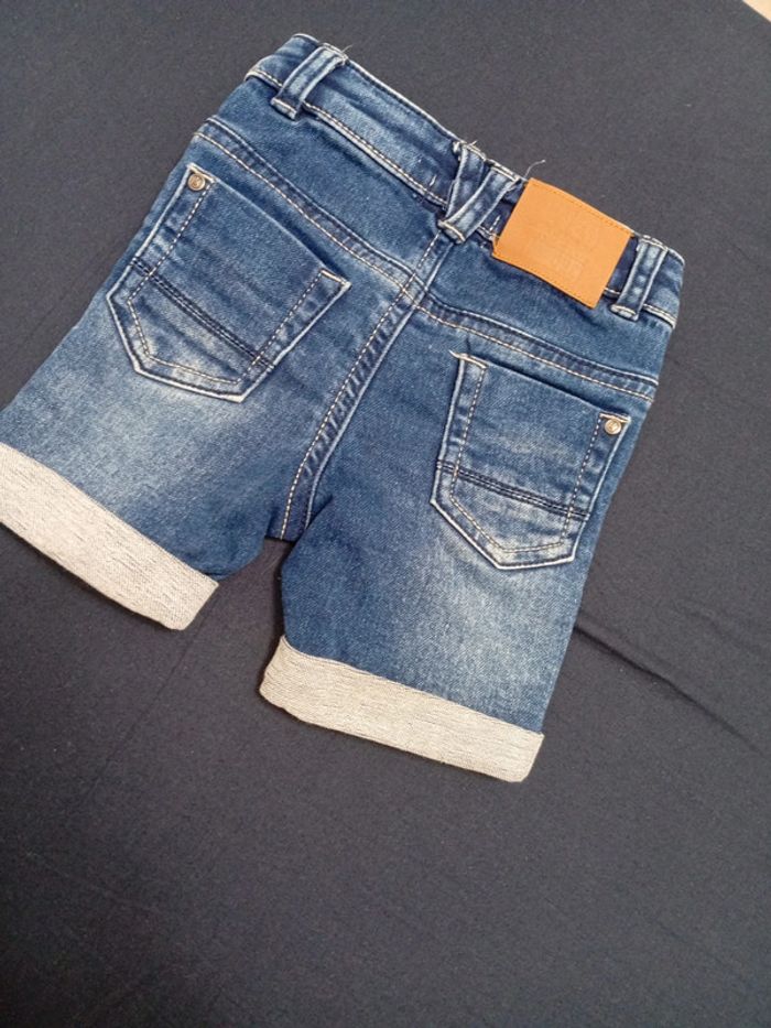 Short  jean 6mois - photo numéro 6