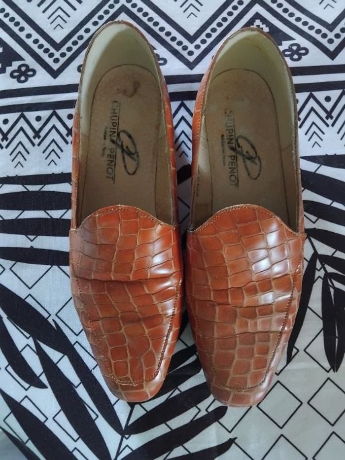 Chaussures à talon motif crocodile