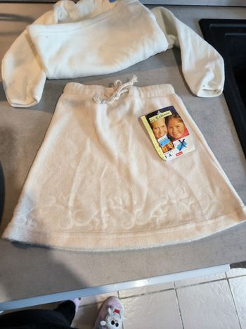 Jupe polaire 5 ans neuve