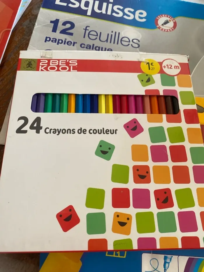 Lots de affaires scolaires - photo numéro 3