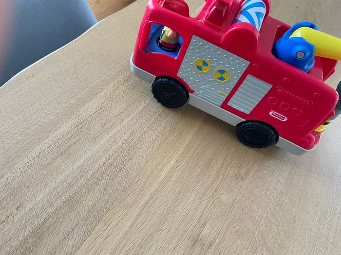 Camion pompiers Fisher price - photo numéro 4