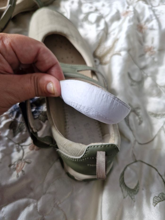Magnifiques ballerines a bride ton vert - photo numéro 10