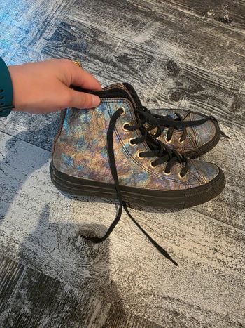 Converse femme holographique
