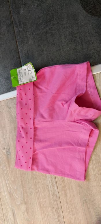 Cycliste / short rose fushia, court, C&A, 104, neuf, avec étiquette