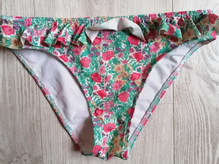 Maillot de bain Cyrillus 
Liberty 
Taille 10 ans 
Très bon état - photo numéro 2