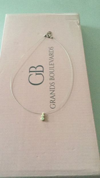 Collier petites pierres