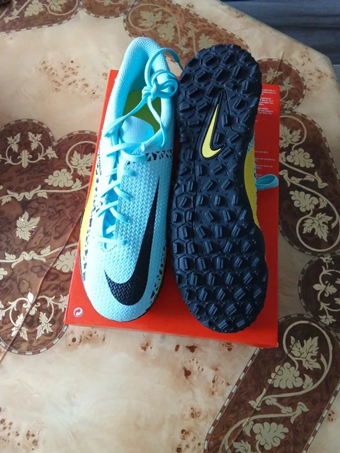 Crampons nike - photo numéro 3