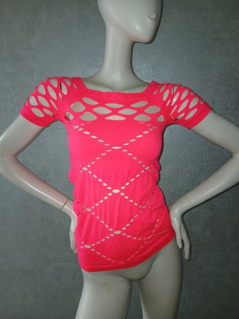 tee shirt rose fluo ajouré taille 34/36