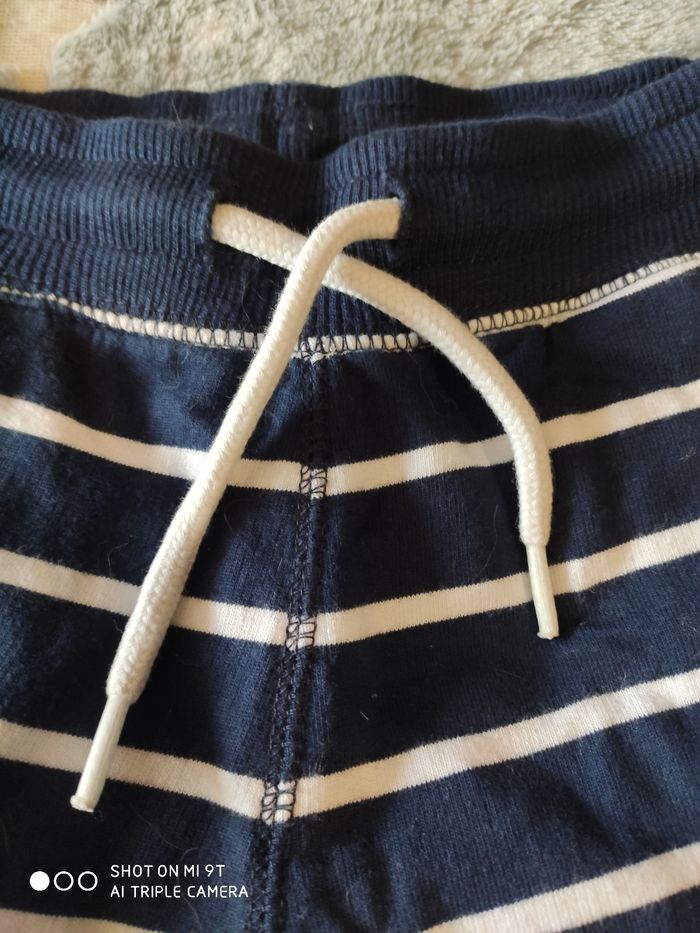 Short garçon taille 8 ans - photo numéro 4