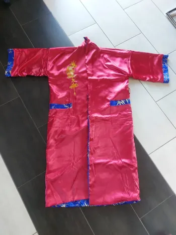 Kimono en soie neuf