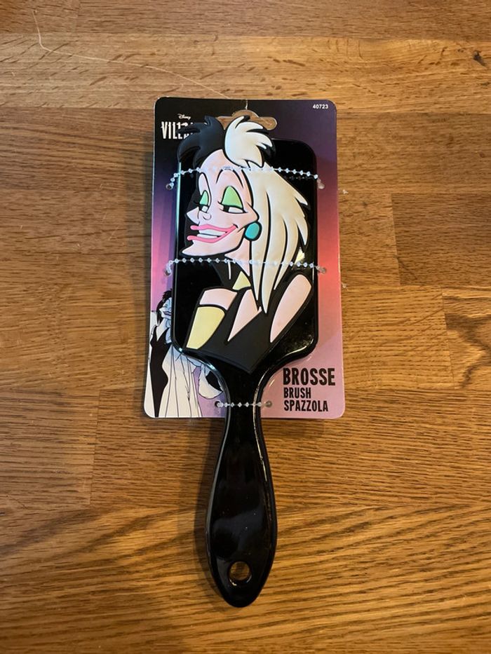 Idée cadeau 🎁 Brosse à cheveux Neuve Disney Villains Cruella d’enfer dans les 101 Dalmatiens