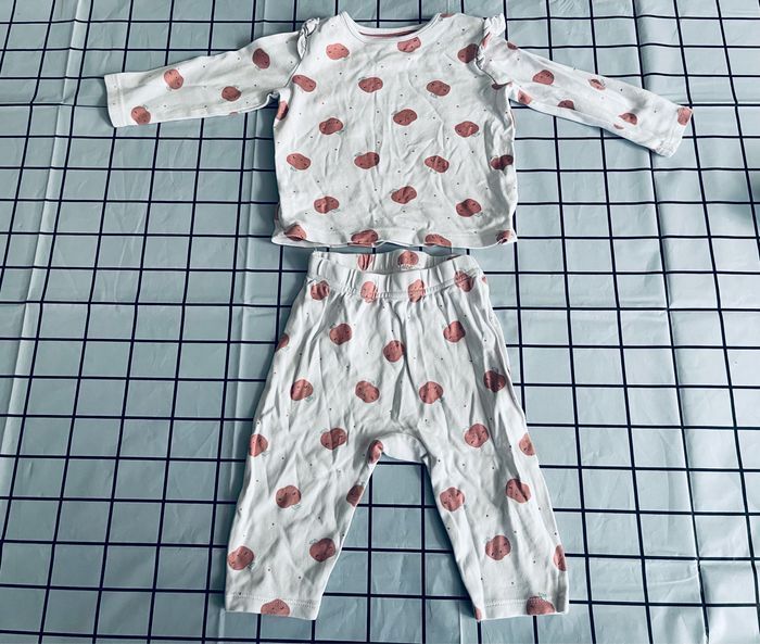 Ensemble baby C&A neuf - photo numéro 2