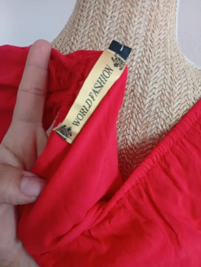 Tunique haut rouge épaules tombant taille L world fashion - photo numéro 4