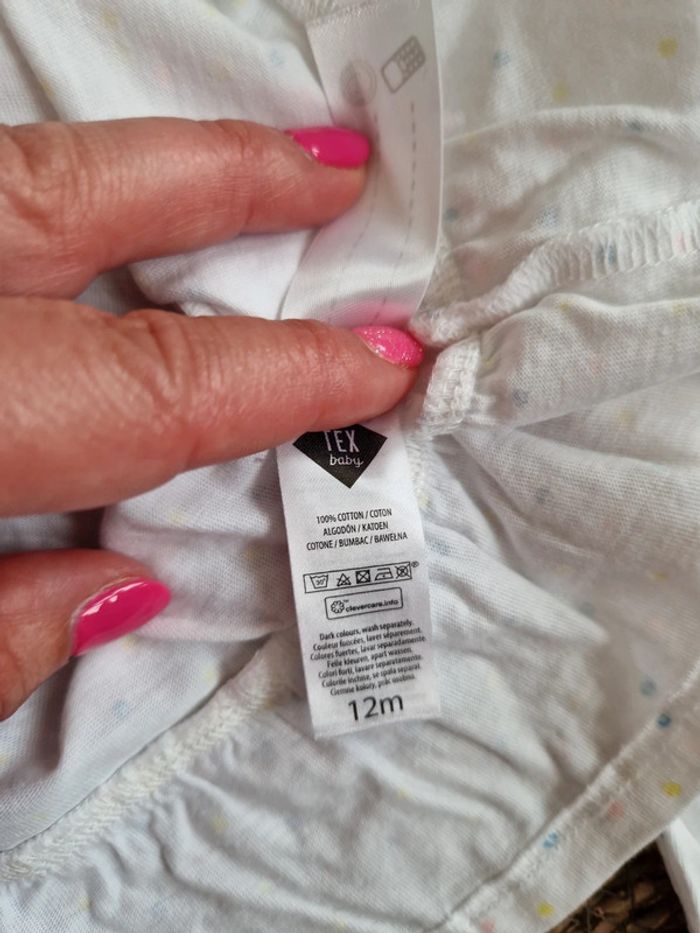 Jolie tee-shirt manches longues taille 12 mois - photo numéro 4