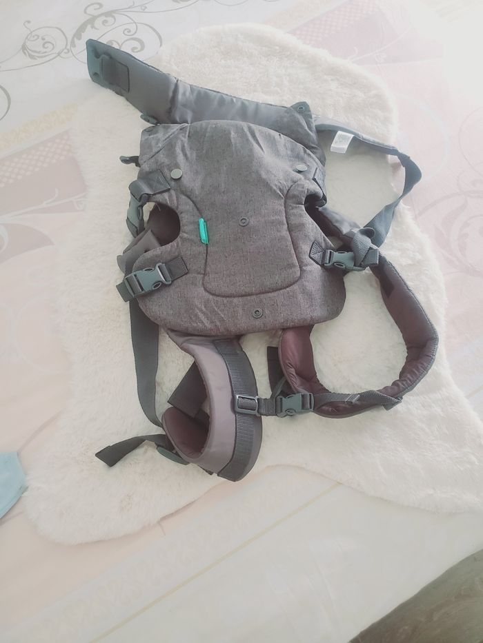 Porte bébé tout neuf - photo numéro 2