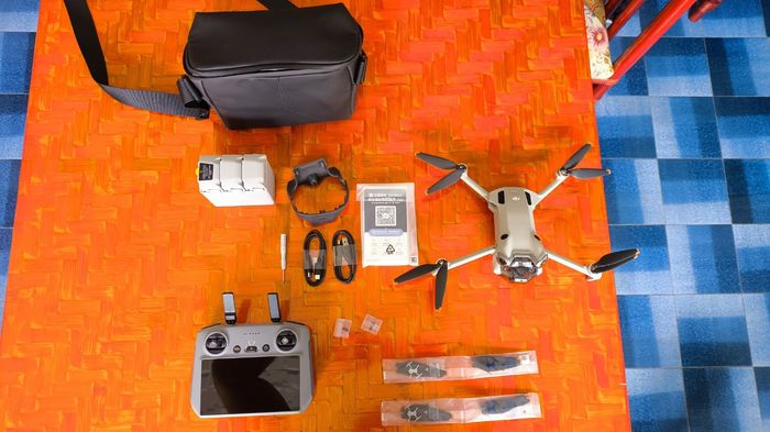 Drone-DJI MINI-4-PRO-FLY-MORE-COMBO - photo numéro 4