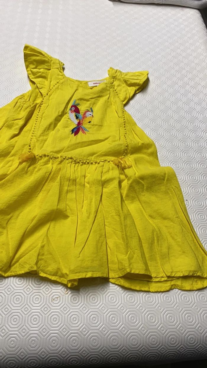 Robe jaune perroquets 🦜 - photo numéro 4