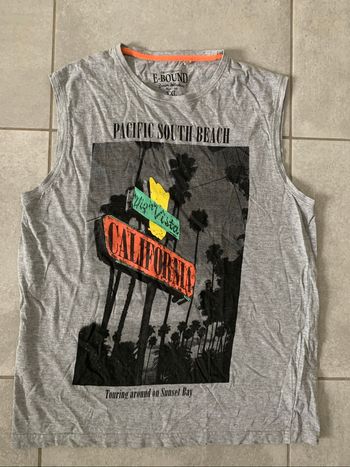 Te shirt gris sans manches taille XXL