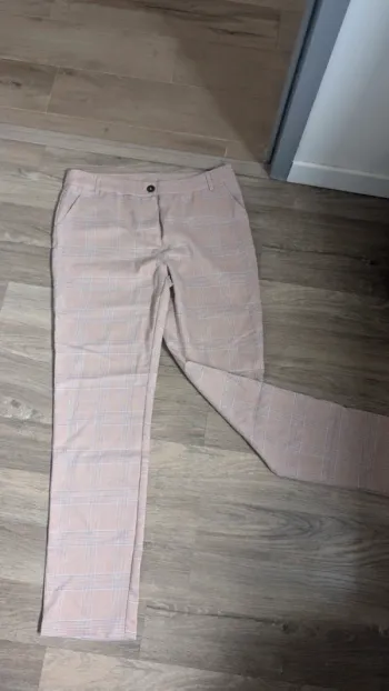 Pantalon fluide droit à carreaux