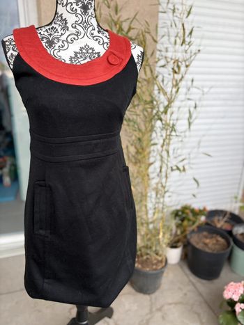 Superbe robe nafnaf, noire et rouge, classe , taille 36 (taille s)