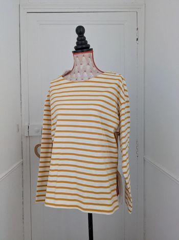 Pull jaune rayé taille 2 petit Bateau