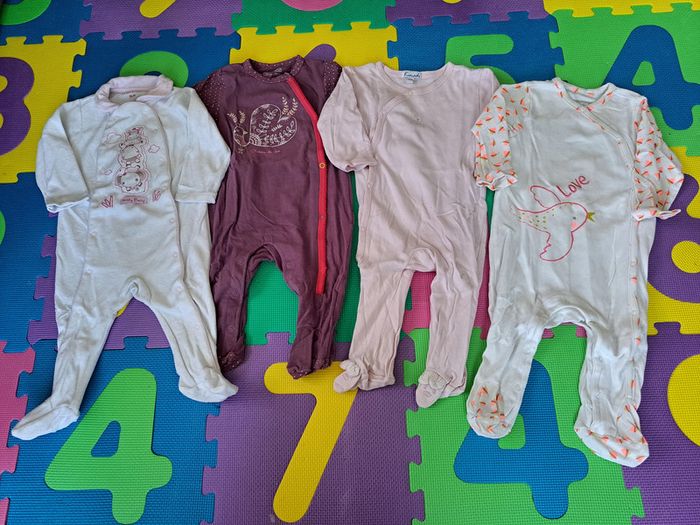 Lot de 4 pyjamas 12m