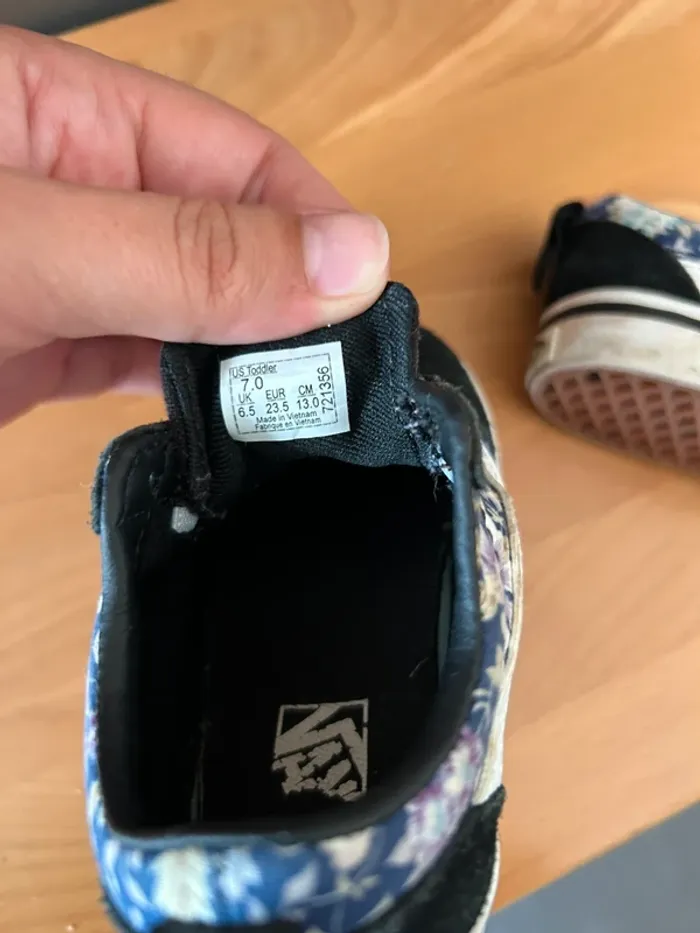 Baskets Vans fille 23,5 noir/blanc à fleurs – très bon état 🌸 - photo numéro 3
