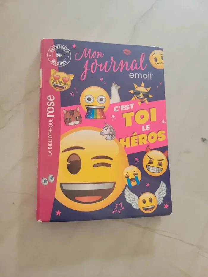 Livre Mon journal emoji c'est toi le héros