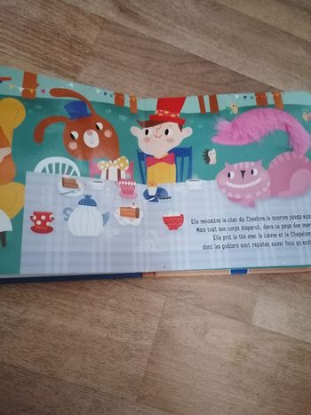 Livre Alice au pays des merveilles