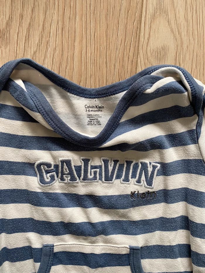 Calvin Klein combinaison 3-6 mois - photo numéro 3