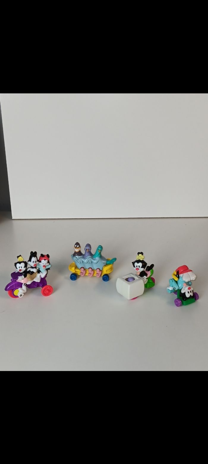 Lot figurines vintage warner bros les animaniacs
Taille 8cm pour la plus grande