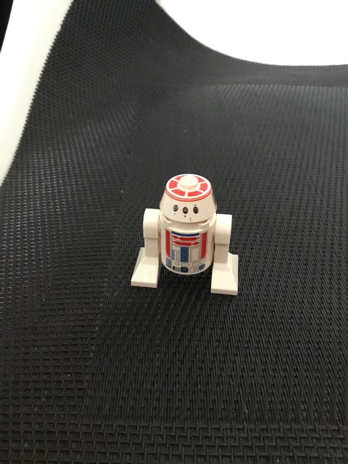 Lego Star Wars mini figurine Droide astromécano R5-D8 R5-D4 75059 9493 swo373 minifigure officiel