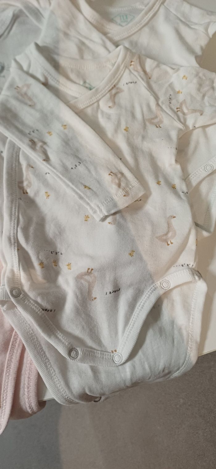 Lot de 5 bodies fille taille 3 mois - photo numéro 3
