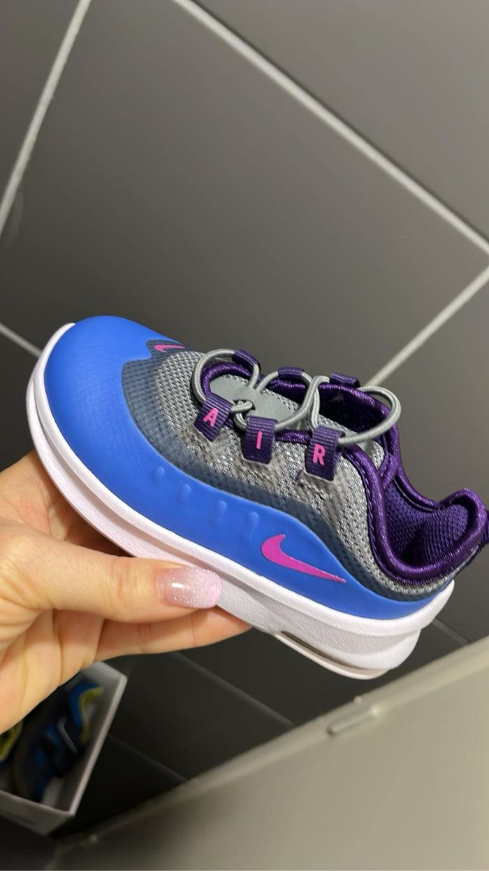 Basket Nike taille 22 neuve