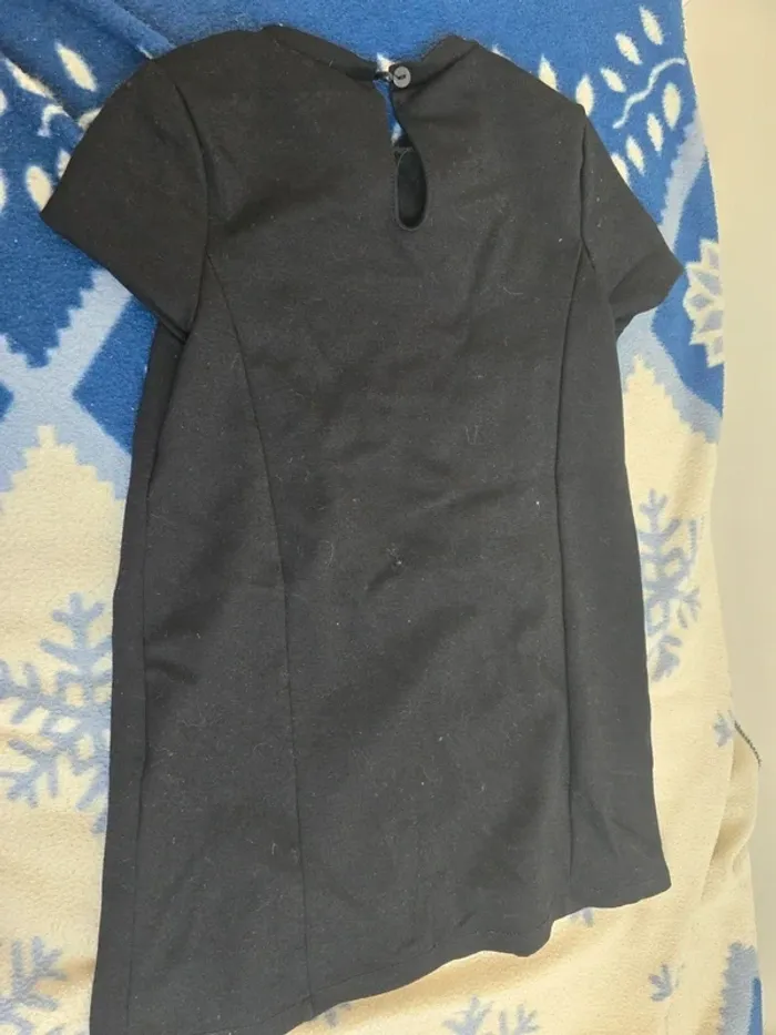 Adorable robe noire Kiabi, en très bon état - photo numéro 2
