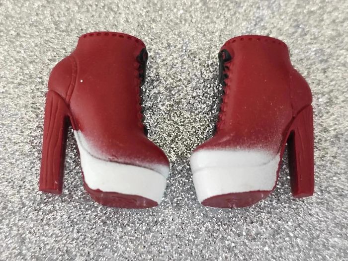 14/ chaussure Monster High bottine bordeaux/blanche - photo numéro 5