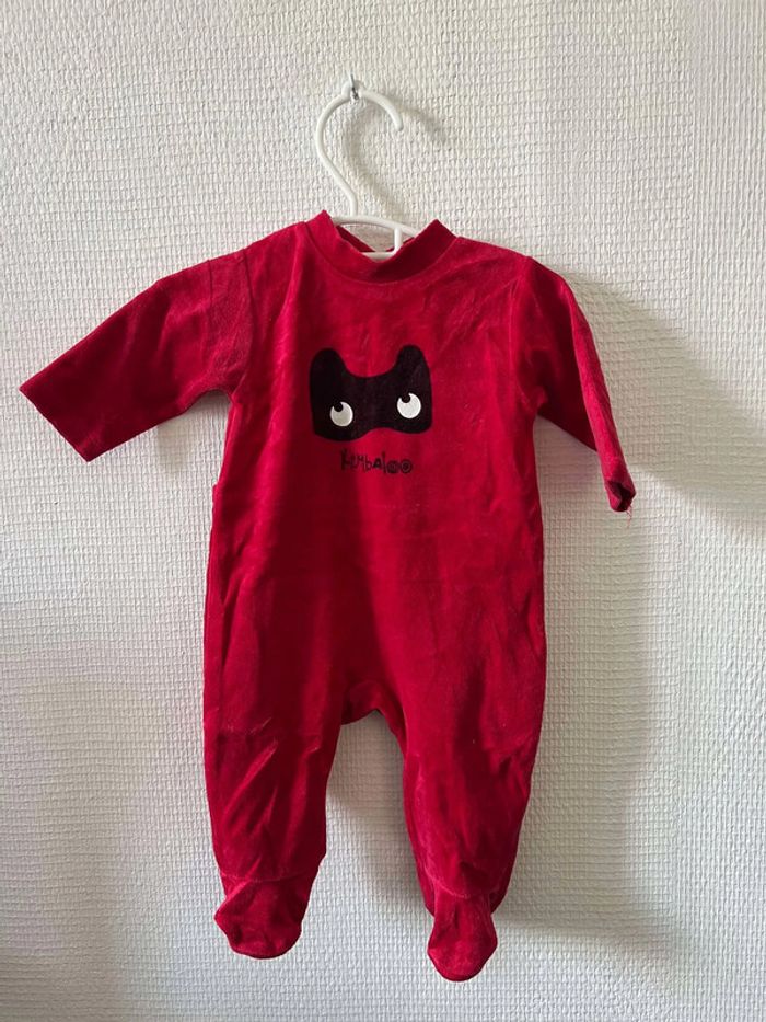 Pyjama 3 mois en Très bonne état.