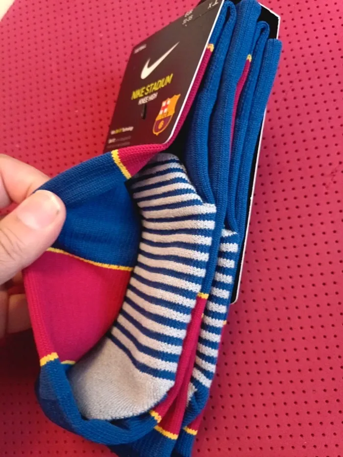 Chaussettes de foot FC Barcelone, Nike Authentique Officiel taille 31/35, Neuf - photo numéro 5
