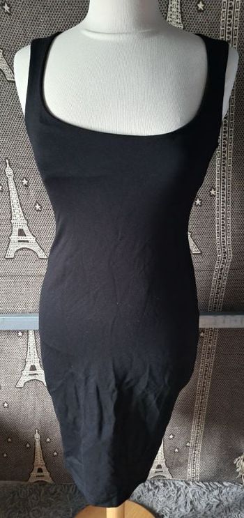 Robe noir moulante taille M Zara Collection comme neuve